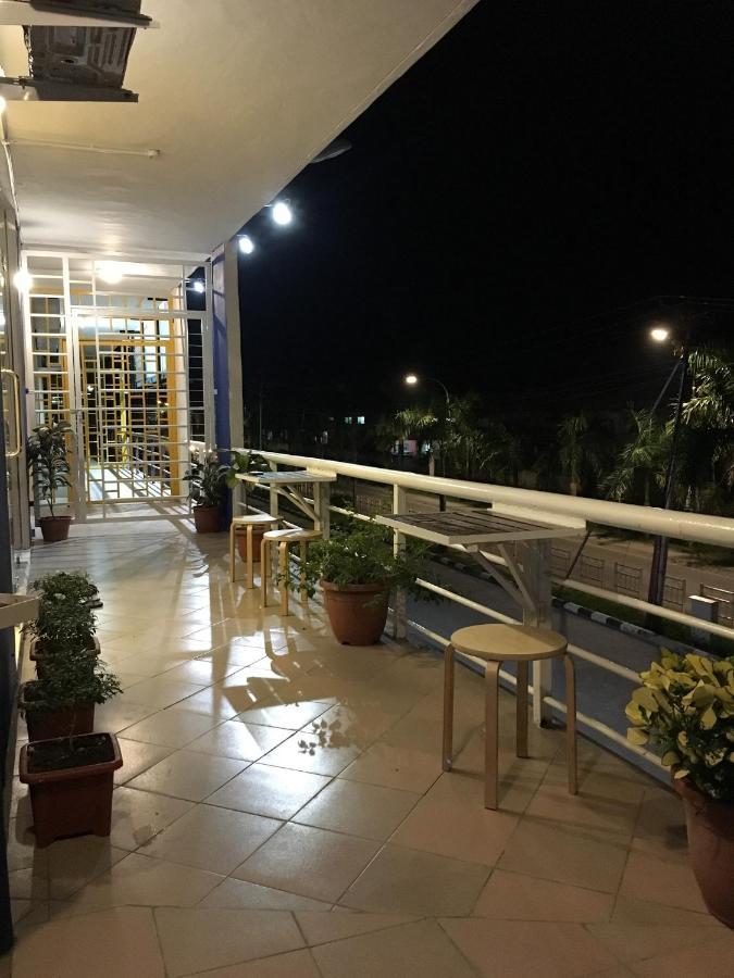 Ae Semporna Guesthouse 极潜旅店 Екстериор снимка