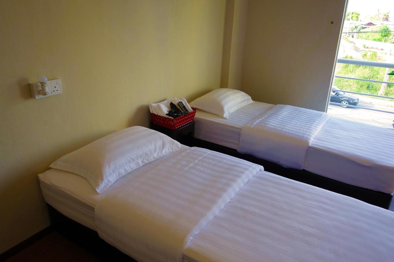 Ae Semporna Guesthouse 极潜旅店 Екстериор снимка