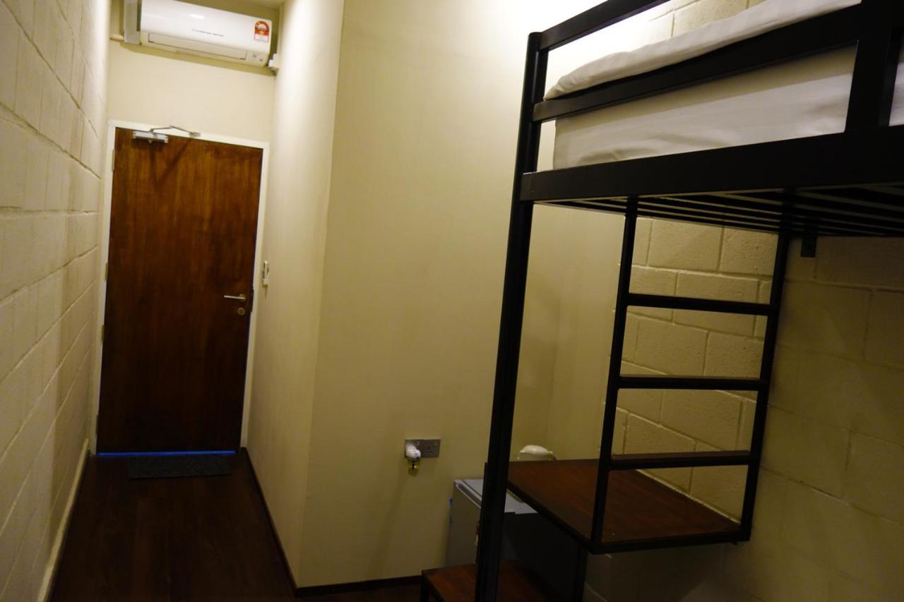 Ae Semporna Guesthouse 极潜旅店 Екстериор снимка