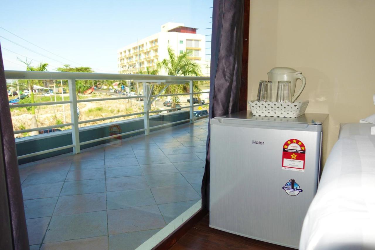 Ae Semporna Guesthouse 极潜旅店 Екстериор снимка