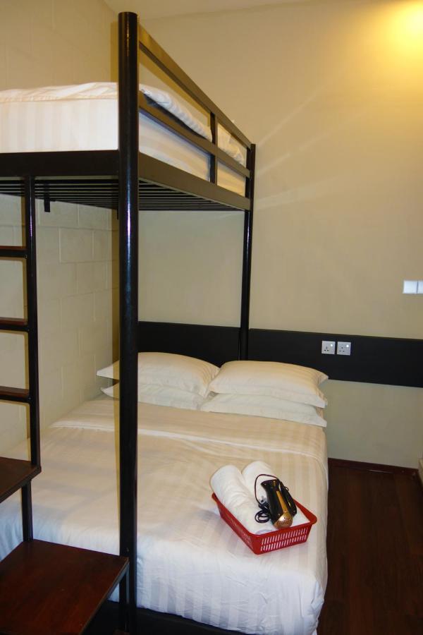 Ae Semporna Guesthouse 极潜旅店 Екстериор снимка