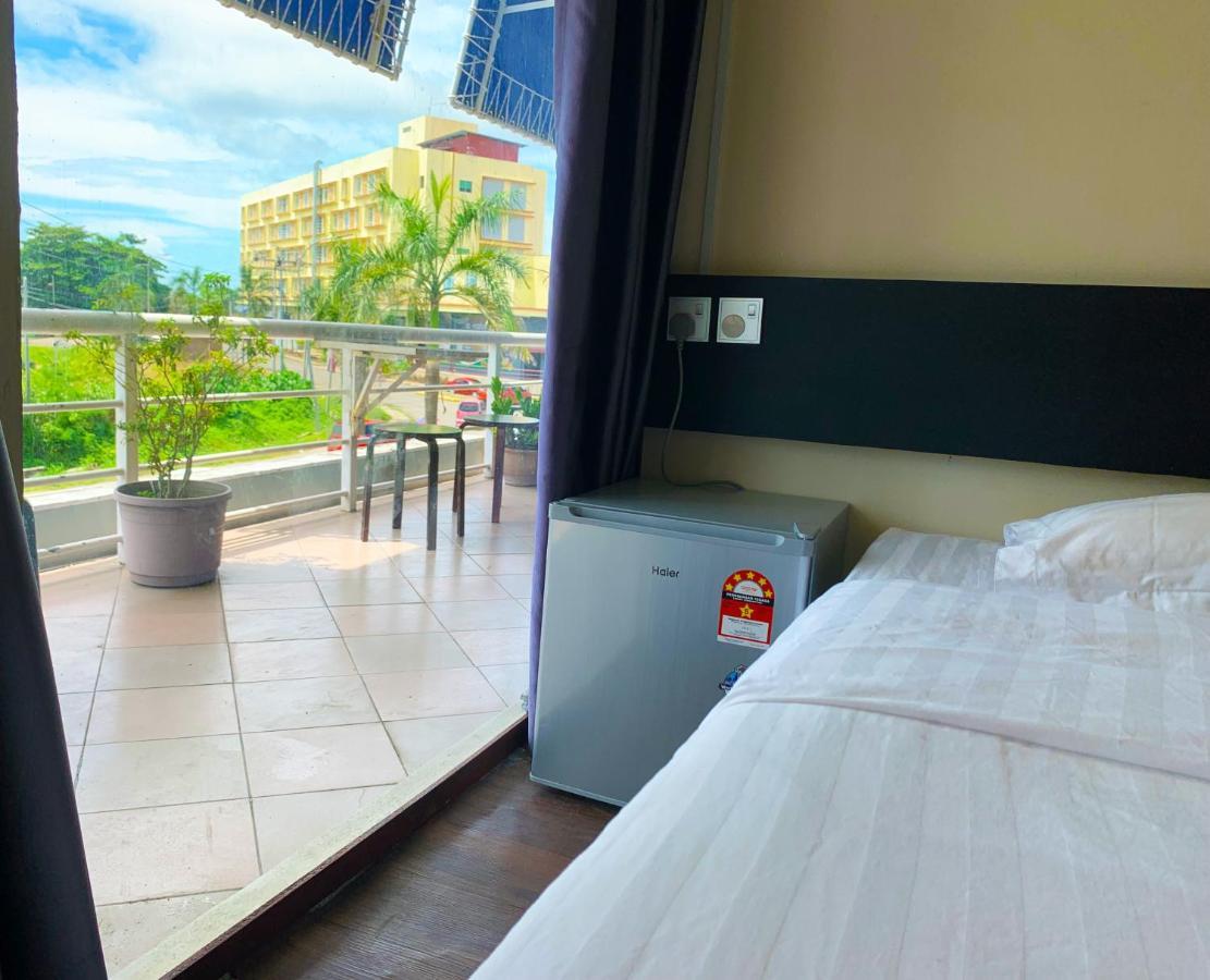 Ae Semporna Guesthouse 极潜旅店 Екстериор снимка