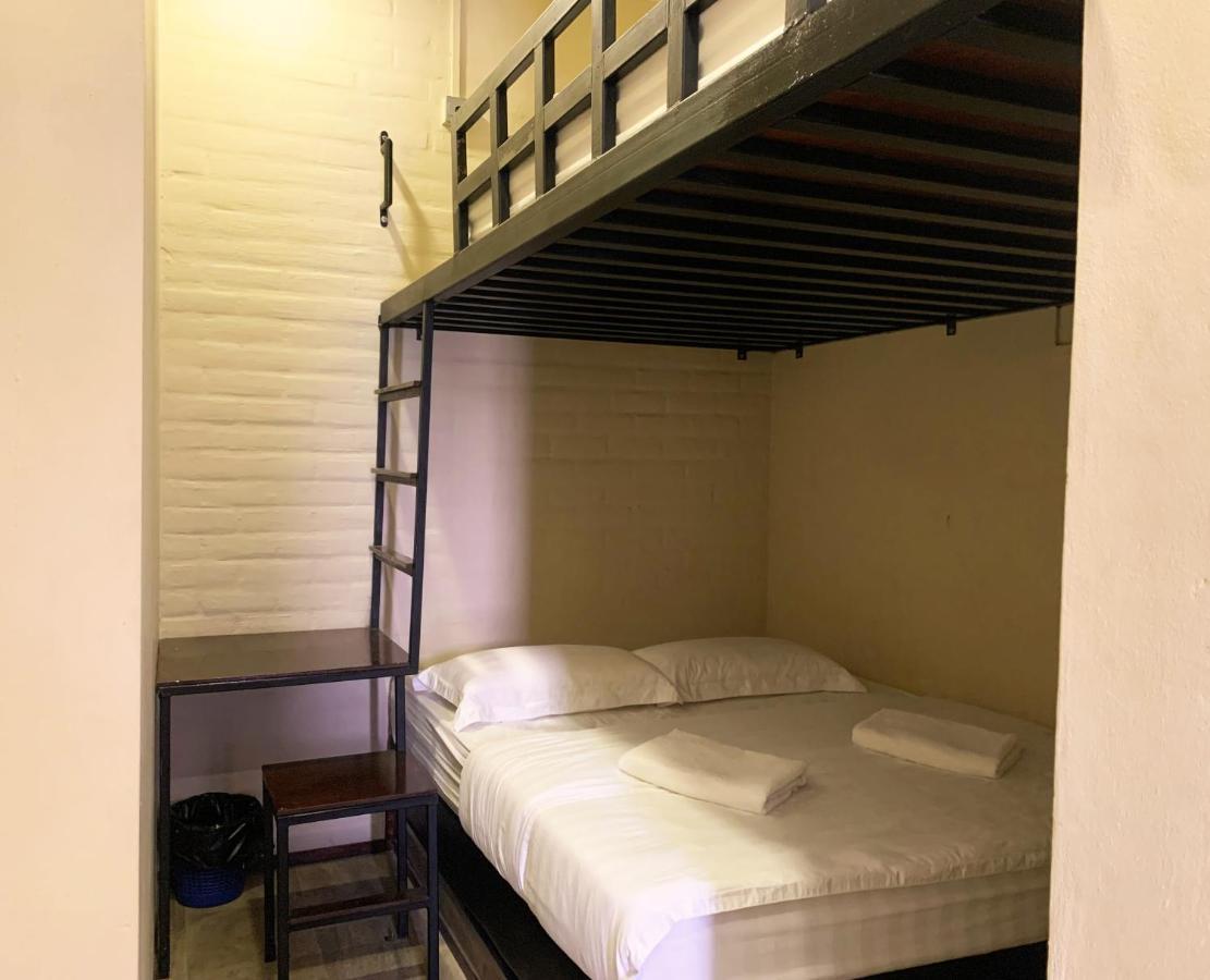 Ae Semporna Guesthouse 极潜旅店 Екстериор снимка