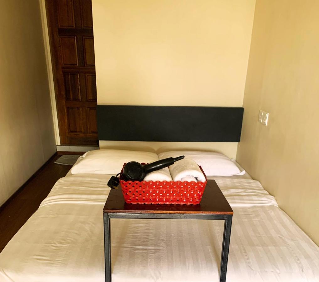 Ae Semporna Guesthouse 极潜旅店 Екстериор снимка