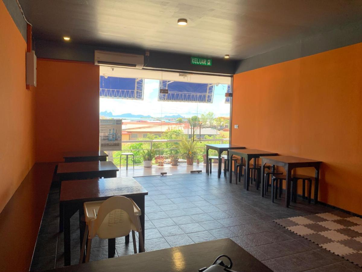 Ae Semporna Guesthouse 极潜旅店 Екстериор снимка
