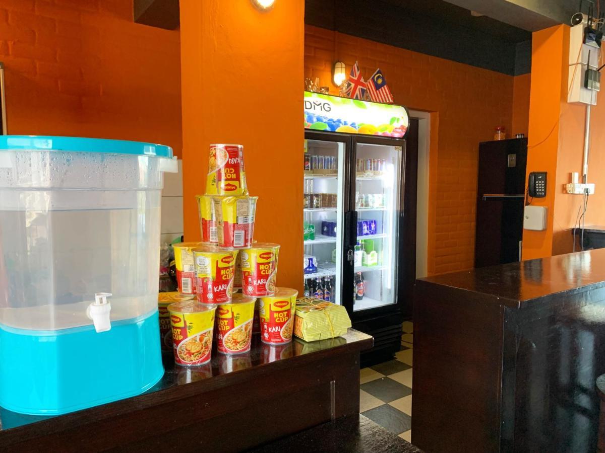 Ae Semporna Guesthouse 极潜旅店 Екстериор снимка
