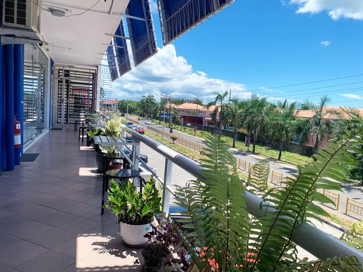 Ae Semporna Guesthouse 极潜旅店 Екстериор снимка